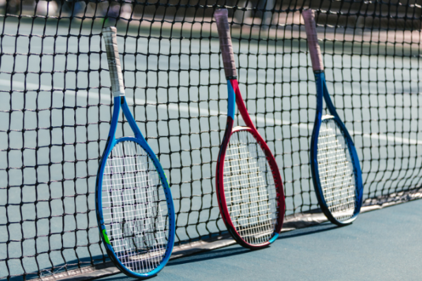 Sidnei Piva de Jesus explica como escolher sua primeira raquete de tênis de forma prática e eficiente.