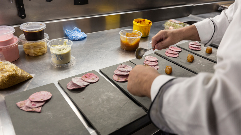 Uma experiência gastronômica revela como escolhas e limites estão ligados à responsabilidade, conforme reflete Hebron Costa Cruz de Oliveira.